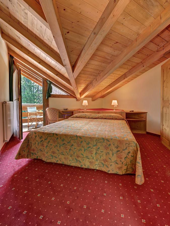 Sporthotel Rosatti Dimaro Esterno foto