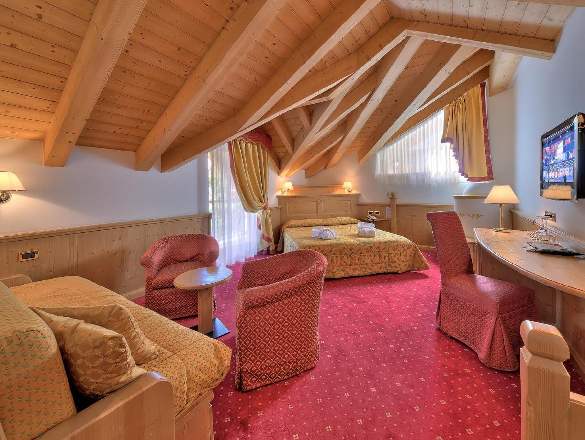 Sporthotel Rosatti Dimaro Esterno foto