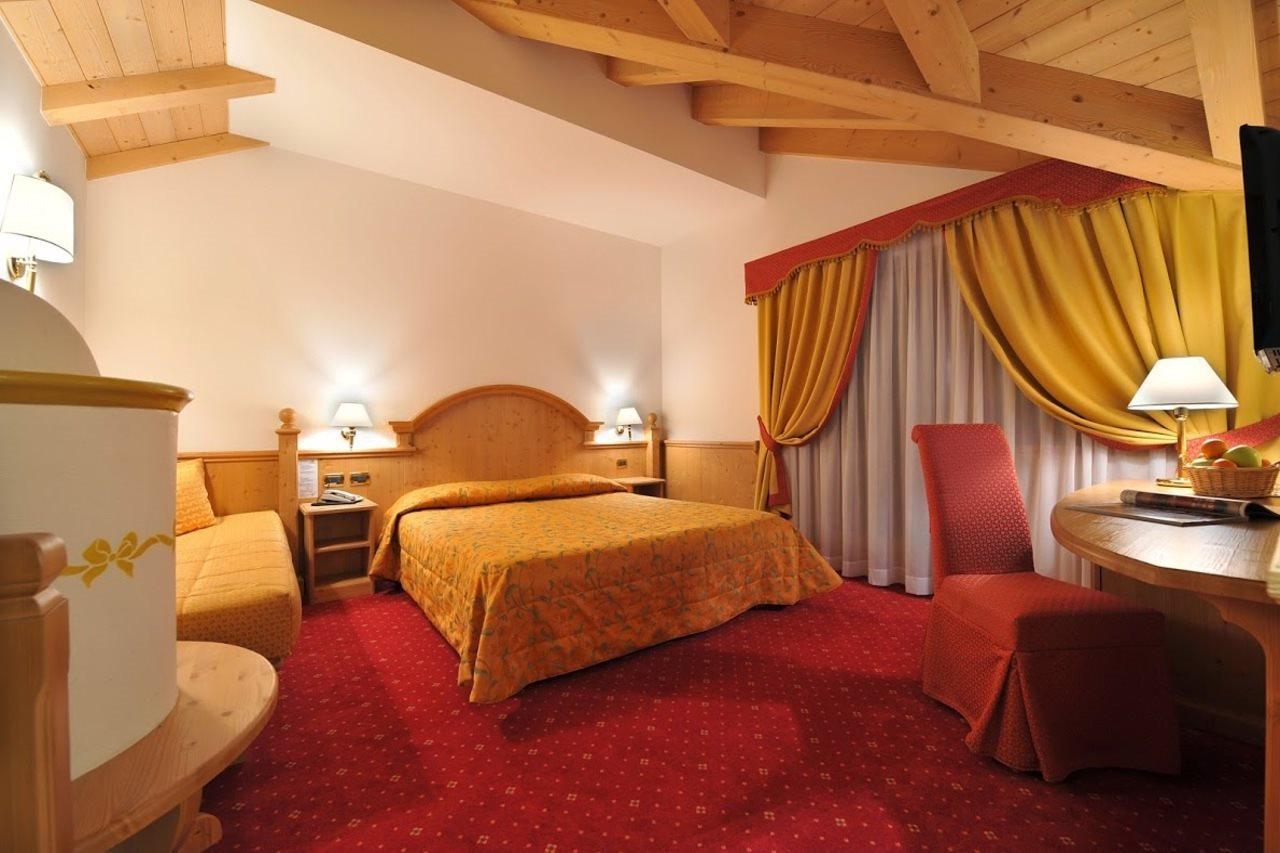 Sporthotel Rosatti Dimaro Esterno foto